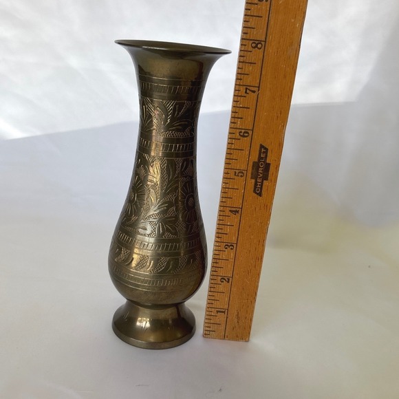 Vintage Etched Brass Bud Vases Pair Hand Engraved Floral Design 8 Inch Gold Tone - Picture 3 of 9